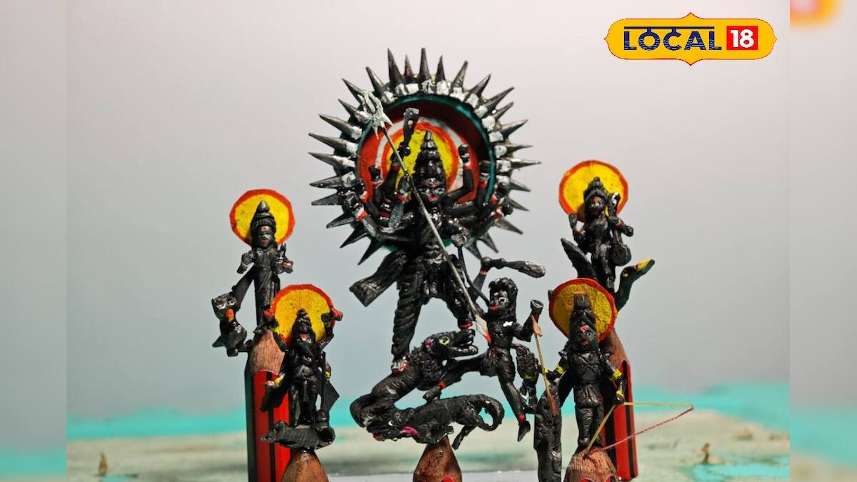 gangesagar photographer makes 2inch durga idol with pencil sharpener