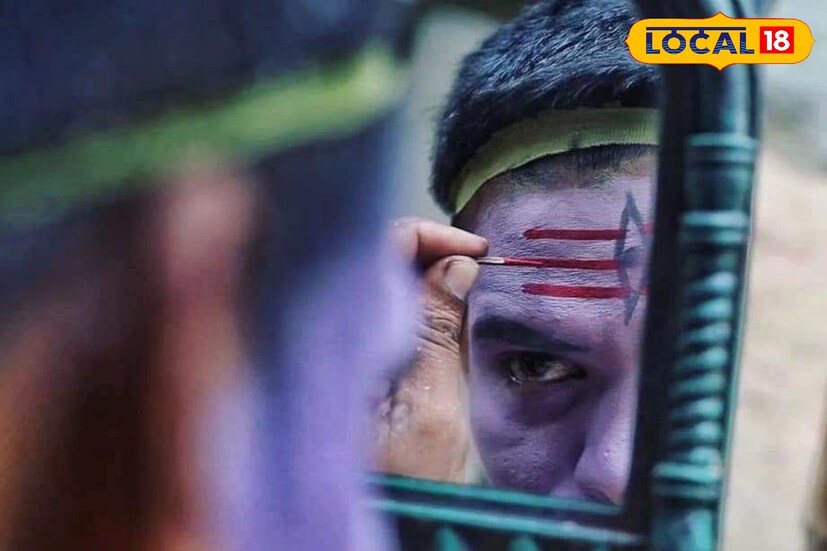 উৎসবের মরসুম শুরু হয়েছে। পিতৃপক্ষের অবসানে দেবিপক্ষের সূচনা ঘটেছে। চারিধারে এখন যেন সাজো সাজো রব। মন্ডপ সেজে উঠেছে, লেগেছে রঙিন আলো তবু যারা প্রতিদিন সাজগোজ করে রং মেখে সং সাজে তাদের জীবনে যেন অন্ধকারের কালো। 