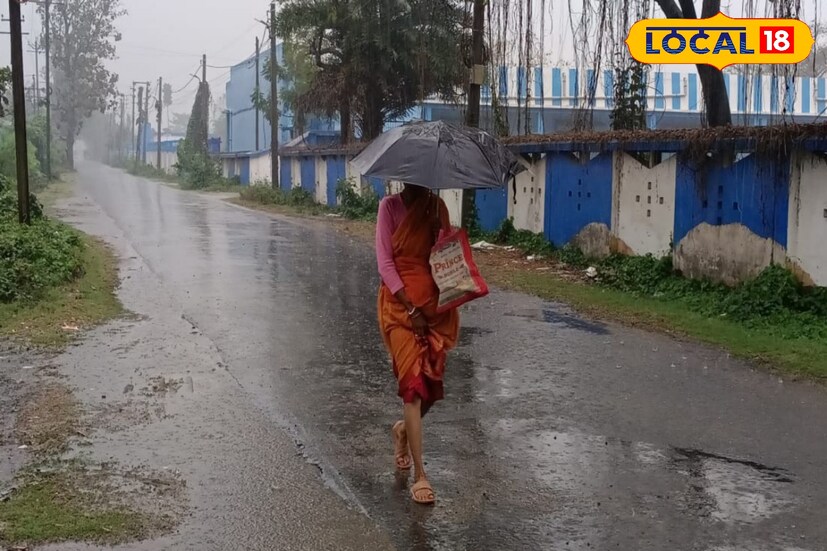 আবহাওয়া দফতর সূত্রে জানা গিয়েছে, পুজোর কয়েকদিন মালদহ সহ উত্তর ও দক্ষিণ দিনাজপুর জেলায় বৃষ্টির পূর্বাভাস রয়েছে। পুজোয় জেলাগুলিতে বিক্ষিপ্ত বৃষ্টিপাত হতে পারে। বুধবার ও বৃহস্পতিবার হালকা বৃষ্টির সম্ভাবনা।