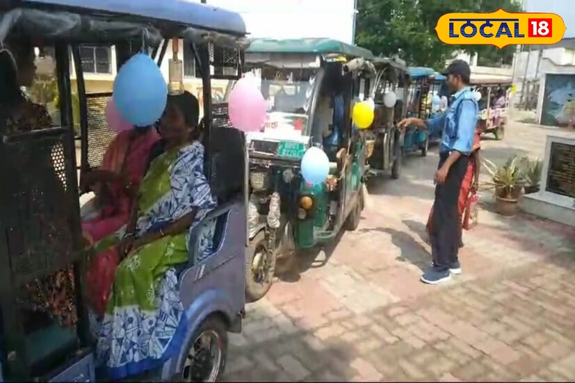 জানা যায়, প্রায় নটি টোটো তে করে প্রায় ৫০ জন বৃদ্ধ বৃদ্ধা ও প্রতিবন্ধীদের প্রতিমা দর্শনের ব্যবস্থা করা হয়। সুস্মিতা গোস্বামী 