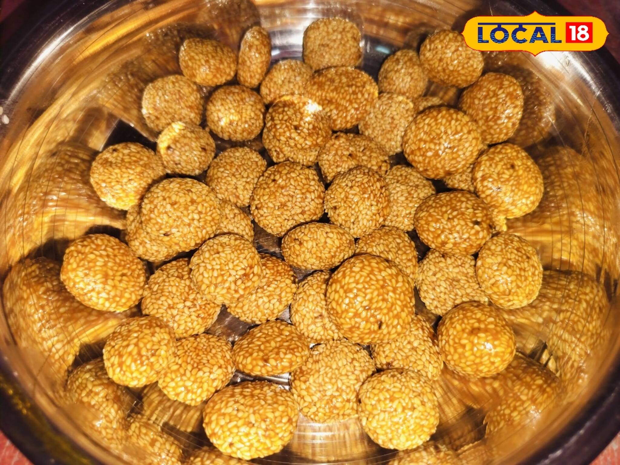 কেনা নয়, এবারের লক্ষীপুজোয় এইভাবে বানিয়ে নিন দিদা-ঠাকুমার রেসিপির নাড়ু