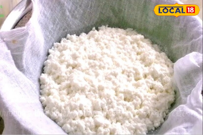 দুধ থেকে তৈরি ছানা হার্টের অসুখের ঝুঁকি কমায়। ছানা ক্যালসিয়াম এবং পটাশিয়াম সমৃদ্ধ। এই দুটির পুষ্টি উপাদান হৃৎপিণ্ডের স্বাস্থ্য নিয়ন্ত্রণে কার্যকর। পাশাপাশি ছানা কোলেস্টেরল কমায়।