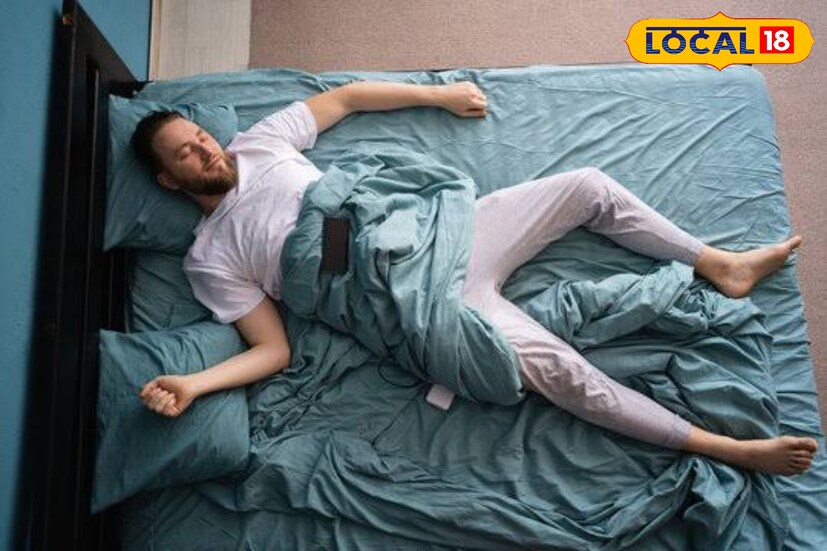 চিকিৎসক পরিমল পাল জানান, ঘুমানোর আগে প্রায় ১০ থেকে ১৫ মিনিট মেডিটেশন করলে মাথা থেকে অত্যাধিক চিন্তা হবে দূর। মনে শান্তি আসবে, ঘুম হবে ভাল।