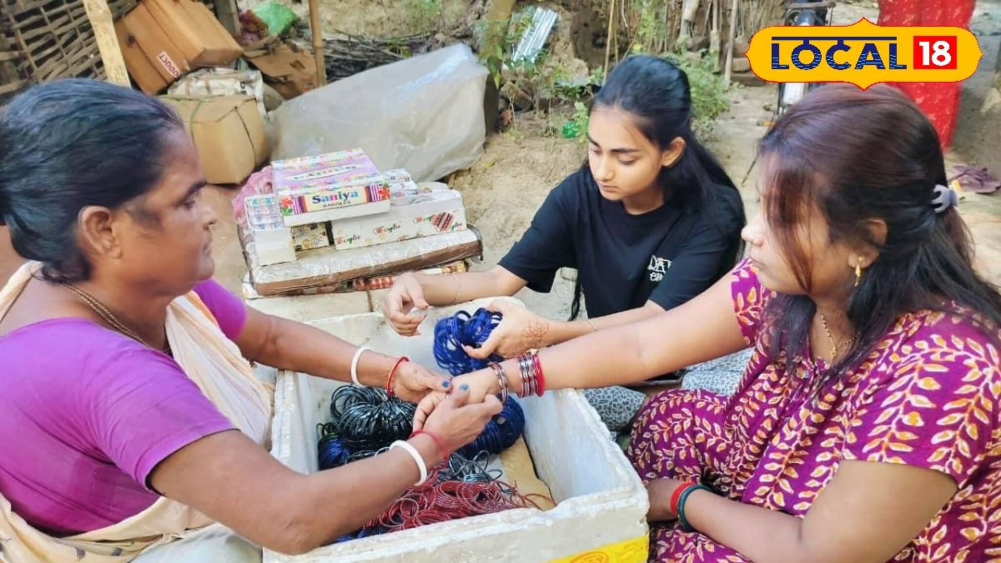 সোনা, রুপোর চুড়ি ফেল! জনপ্রিয়তায় বলে বলে দশ গোল দিচ্ছে সাধনা দেবীর স্পেশাল চুড়ি