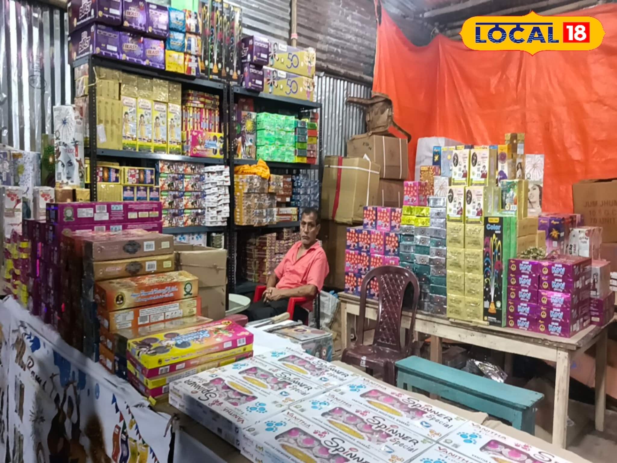 আতসবাজির বিরাট বাজার জেলার মাঠে! মিলছে নানা বাজি, রইল বিস্তারিত