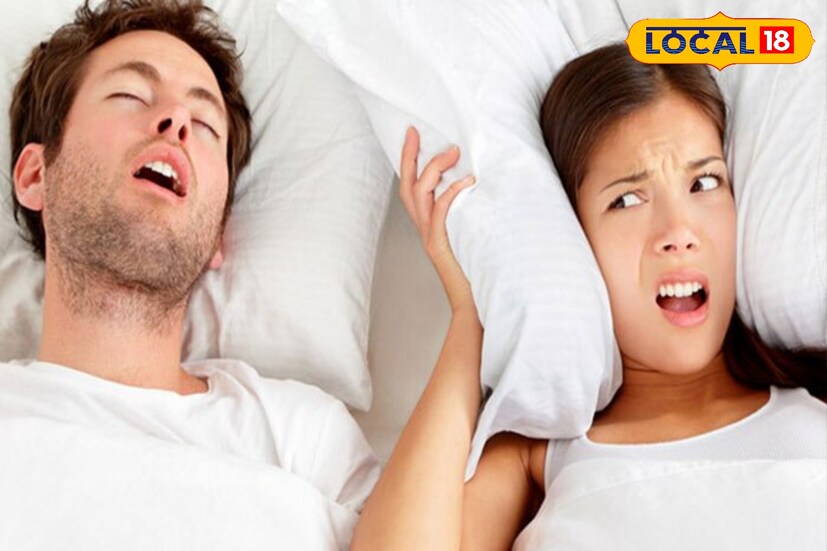 আয়ুর্বেদে রসুনকে বিশেষ গুরুত্ব দেওয়া হয়। রসুন শরীর ভালো রাখার ক্ষেত্রে বিশেষভাবে কার্যকরী। এক্ষেত্রে ঈষদুষ্ণ জলে মিশিয়ে নিন রসুন। তারপর সেই জল দিয়ে করা হোক গার্গল। দেখবেন ভালো রয়েছেন।