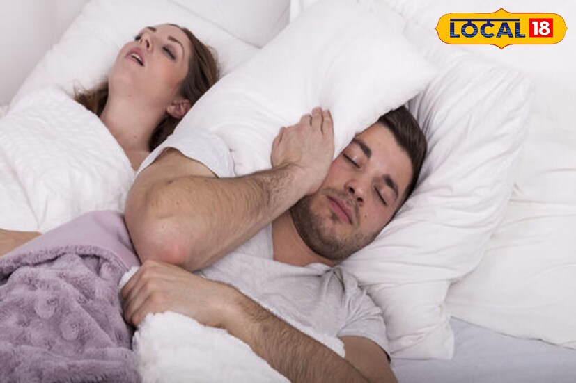 ঘুমানোর কিছুক্ষণ আগে মাত্র কয়েকদিন এক ফোঁটা করে অলিভ তেল নাকে দিন। দেখবেন নাক ডাকার সমস্যা কমছে। কারণ এক্ষেত্রে অলিভ তেল নাকের ভিতরের অংশ পরিষ্কার করে দেয়।