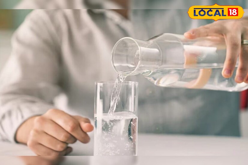 বিশেষত, যাঁদের ওজন রয়েছে স্বাভাবিকের থেকে বেশি, তাঁরা অবশ্যই খাওয়ার আগে জলপান করুন। এই কাজটা করতে পারলেই আপনার ওজনের কাঁটাকে কিছুটা হলেও নিম্নমুখী করতে পারবেন।