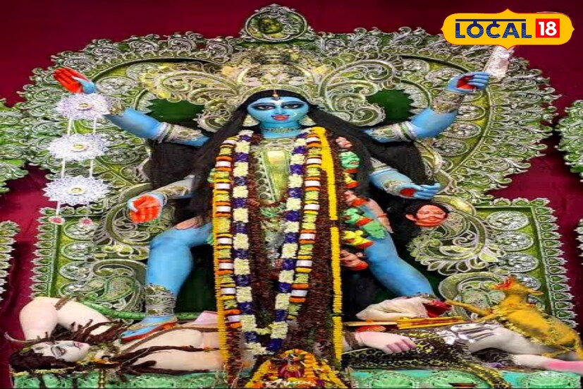 আর মাত্র কিছু সময়ের অপেক্ষা তারপরেই জ্বলে উঠবে আলো, রাস্তায় শ্যামা মায়ের মন্ডপ-সহ প্রতিমা দর্শনে নামবেন লক্ষাধিক মানুষ। তবে এবার বারাসাতে কোন কোন পুজোর দিকে নজর রাখতেই হবে, কি হচ্ছে এবার তাদের থিম, সবকিছুই জেনে নিন এক নিমেষে৷