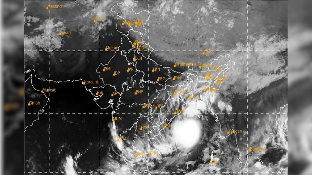 সাগর দ্বীপ থেকে দূরত্ব ৫০০ কিমি!সমুদ্রে ফুঁসছে সাইক্লোন,মিটলেই নামবে ঠান্ডা