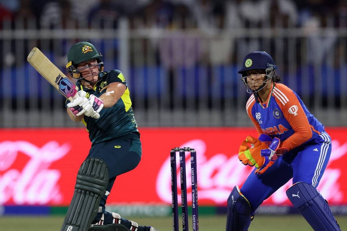 অস্ট্রেলিয়ার কাছে হেরে আরও চাপে ভারত! টি২০ বিশ্বকাপে শেষ চারের আশা প্রায় শেষ অস্ট্রেলিয়ার কাছে হেরে আরও চাপে ভারত! টি২০ বিশ্বকাপে শেষ চারের আশা প্রায় শেষ