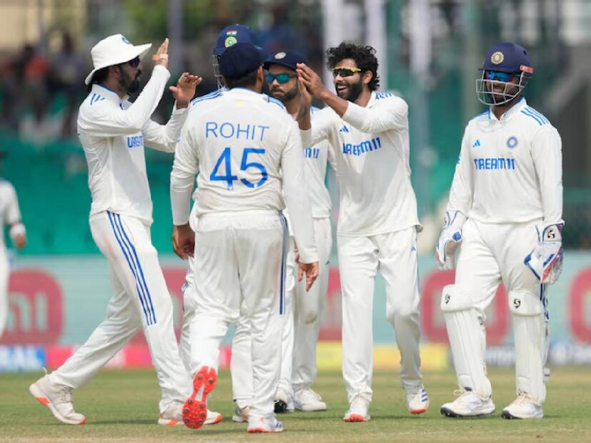 ভারতের সামনে দুটো সিরিজ বাকি। ঘরের মাঠে নিউজিল্যান্ডের বিরুদ্ধে ৩ ম্যাচের টেস্ট সিরিজ ছাড়াও অস্ট্রেলিয়ায় গিয়ে ৫ ম্যাচের সিরিজ খেলবেন রোহিতরা। (Picture Credit: AP)