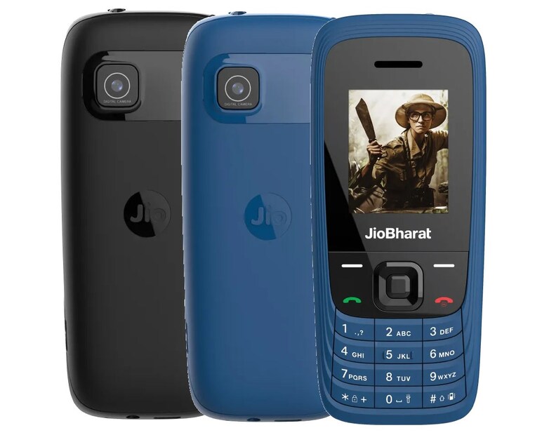 JioPay: UPI-এর সঙ্গে ইন্টিগ্রেটেড। থাকবে ইন-বিল্ট সাউন্ড বক্স। JioPay-এর মাধ্যমে ডিজিটাল লেনদেন খুবই সহজ হয়ে উঠবে। মোট কথা, আর্থিক লেনদেনের অগ্রগতি ঘটবে। JioChat: এটা মূলত একটা কমিউনিকেশন টুল। যা আনলিমিটেড ভয়েস মেসেজিং, ফটো শেয়ারিং এবং গ্রুপ চ্যাটে সহায়তা প্রদান করবে। ফলে প্রিয়জনের সঙ্গে সহজেই যোগাযোগ বজায় রাখতে পারবেন গ্রাহকরা।