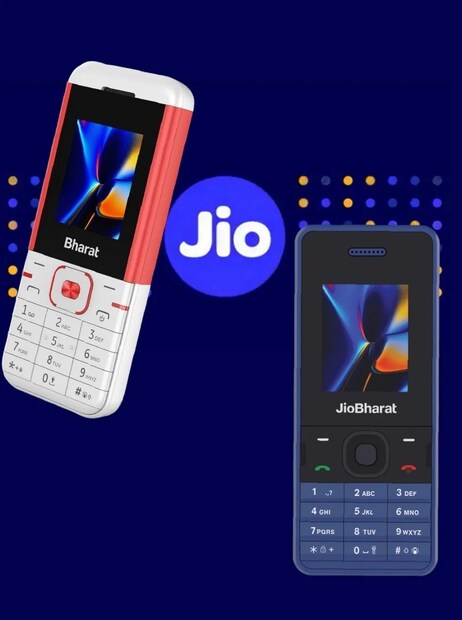 এমনিতে ওই ফোনটির দাম ৯৯৯ টাকা। আর লিমিটেড-টাইম অফারের ফলে JioBharat K1 Karbonn এবং JioBharat V2 ফোন মাত্র ৬৯৯ টাকায় দিচ্ছে Jio। মূলত বাজেট নিয়ে যাঁদের মাথাব্যথা এবং যাঁরা ২জি ফোন ব্যবহার করেন, তাঁদের কথা মাথায় রেখেই আনা হয়েছে এই ফিচার ফোনগুলি।