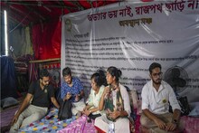৩৬ ঘণ্টা পার জুনিয়র ডাক্তারদের 'আমরণ অনশন'! স্বচ্ছতা বজায় রাখতে লাইভ স্ট্রিমিং
