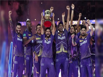 KKR News: কেকেআরের মাথায় হাত! দলের সবথেকে বড় তারকাকে নিয়ে এল খারাপ খবর!