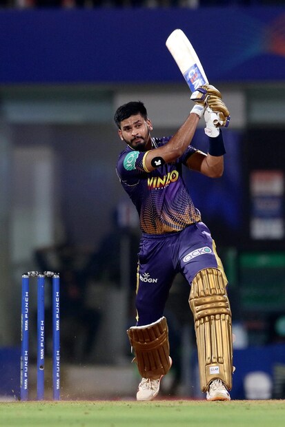 আইপিএলের ইতিহাসে প্রথমবার কোনও ডিফেন্ডিং চ্যাম্পিয়ন দলের অধিনায়ককে ফ্র্যাঞ্চাইজি রিটেন করেনি। তবে কেকেআর থাকতে চায়নি বলেও জল্পনা রয়েছে। তার কাছে রয়েছে একাধিক দলের লোভনীয় অফার।