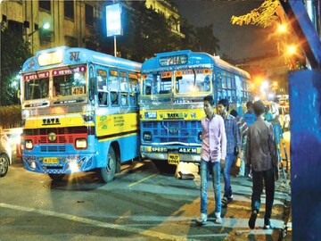 কমছে একাধিক বাস