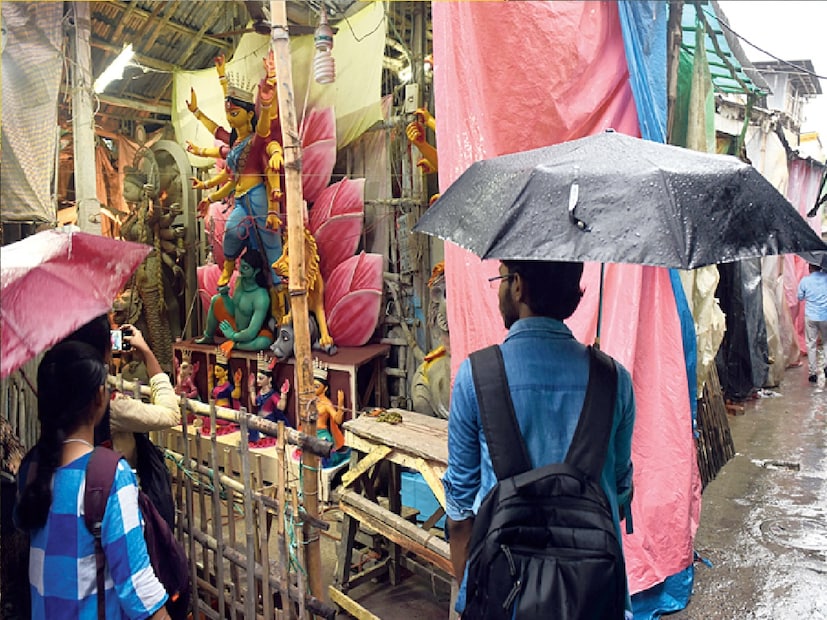 *শুক্রবার উত্তরবঙ্গের পার্বত্য অঞ্চলের দার্জিলিং ও কালিম্পং জেলায় ভারী বৃষ্টির পূর্বাভাস। জলপাইগুড়ি, আলিপুরদুয়ার ও কোচবিহার জেলায় অতিভারী বৃষ্টির পূর্বাভাস রয়েছে। উওরবঙ্গের বাকি জেলাগুলিতে বিক্ষিপ্তভাবে বজ্রবিদ্যুৎ-সহ বৃষ্টির সম্ভাবনা। সংগৃহীত ছবি। 