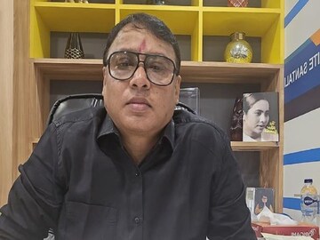 রায়গঞ্জের তৃণমূল বিধায়ক কৃষ্ণ কল্যাণী৷ রায়গঞ্জের তৃণমূল বিধায়ক কৃষ্ণ কল্যাণী৷