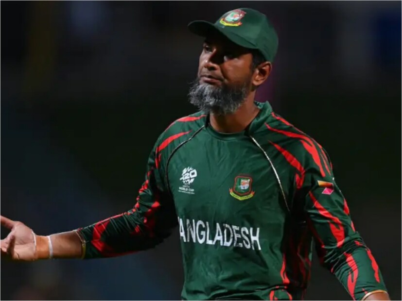 প্রসঙ্গত, বাংলাদেশের জার্সিতে টি-২০ ক্রিকেটে ১৩৯টি ম্যাচ খেলে ২৩৯৫ রান করেছেন মাহমুদুল্লা। ঝুলিতে রয়েছে ৪০টি উইকেট। টেস্ট ক্রিকেট থেকে আগেই বিদায় নিয়েছিলেন। এবার সরে দাঁড়ালেন টি-২০ থেকে।