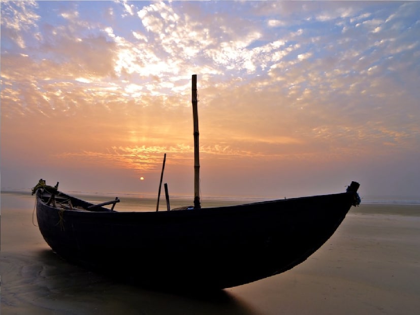 *দুর্গাপুজোর সময়ও মন্দারমণি হোটেলে অভিযান চালিয়ে মধুচক্রের জড়িত থাকার অপরাধে কয়েকজনকে পুলিশ গ্রেফতার করেছিল। রবিবারও সেই একই ঘটনা ঘটল। মধুচক্রের আসরের সঙ্গে আরও কেউ জড়িত আছে কিনা এ বিষয়ে মন্দারমণি কোস্টাল থানার পুলিশ তদন্ত শুরু করেছে। সংগৃহীত ছবি। 
