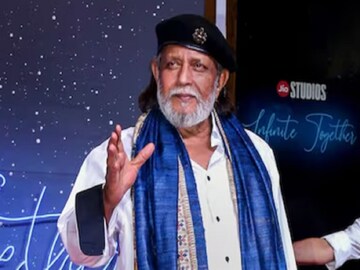মিঠুনকে দেখতে উপচে পড়ল ভিড়