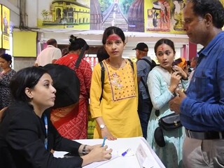 স্টেশনে ব্যাপক ভিড় নিয়ন্ত্রণ ব্যবস্থা করা হয়েছে