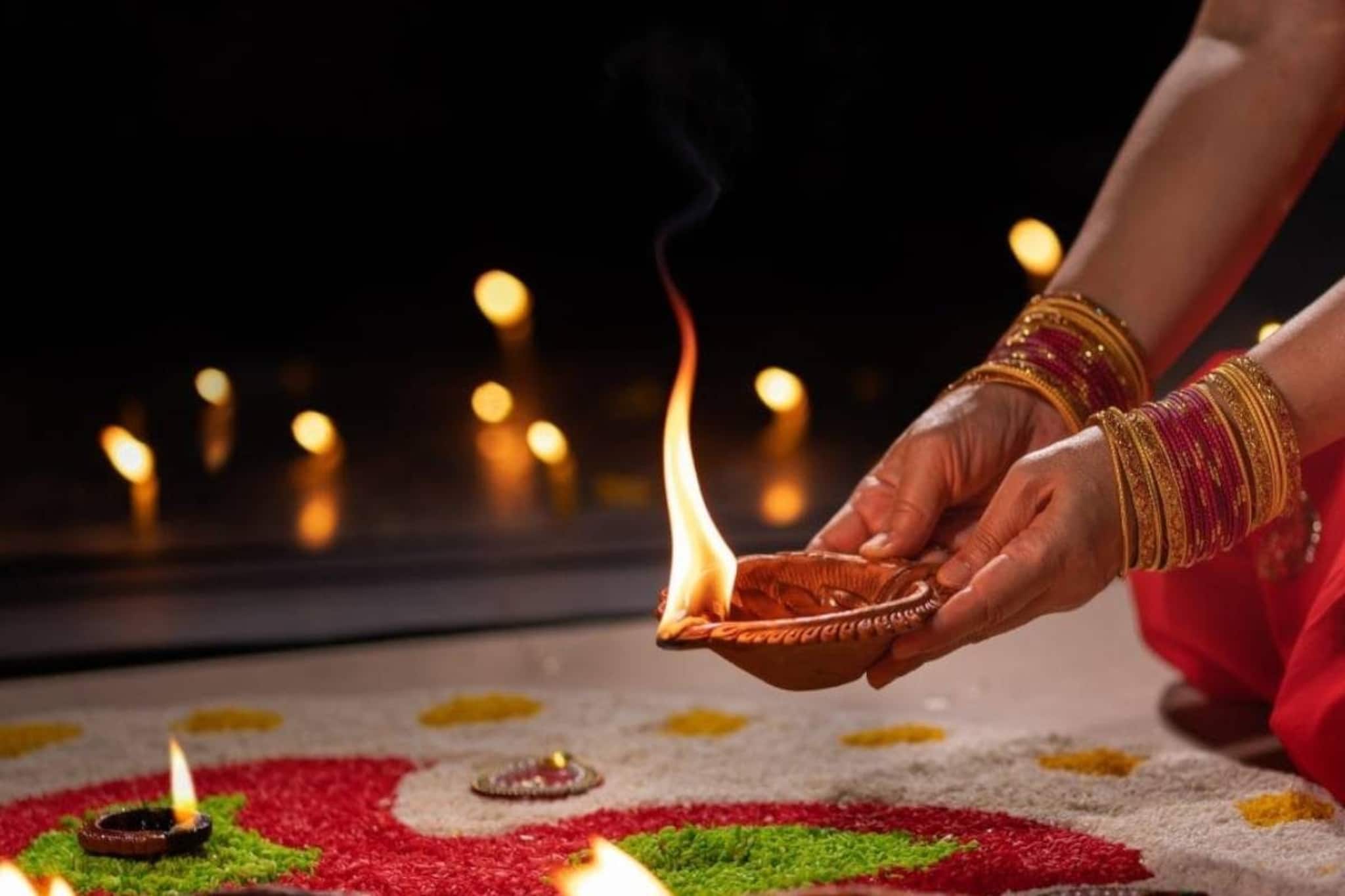 এই মাসে গৃহপ্রবেশ কবে করা যাবে? নামকরণের জন্য শুভদিনই বা কবে? রইল জ্যোতিষীর মত