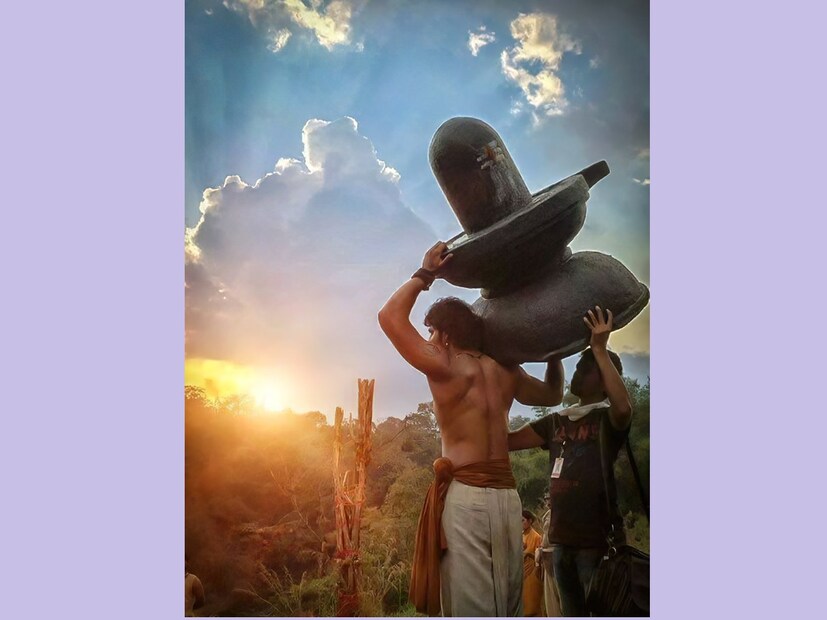 সলমন খান, শাহরুখ খান, প্রভাস, রাম চরণ, আল্লু অর্জুন, কমল হাসান, রজনীকান্ত এবং বিজয় সেতুপতির মতো সুপারস্টাররা এখন প্যান ইন্ডিয়ার শিল্পী হয়ে উঠেছেন। সাউথ সিনেমা অনেক সুপারস্টার দিয়েছে যারা দর্শকদের মনে তাদের ছাপ রেখে গেছেন। Photo- Collected