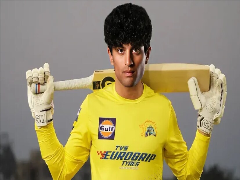 ঠিক এই কারণেই রচিন রবীন্দ্র, সম্ভাবনাময় ক্রিকেটার হলেও রিটেনশন লিস্টে তাঁর নাম থাকাটা খুব একটা সম্ভব বলে মনে করছে না ওয়াকিবহাল মহল৷ এর সঙ্গে থাকছে মেগা নিলামের জন্য বাজেট ব্যবস্থাপনা বা বিকল্প কৌশলগুলি গ্রহণ করার বিষয়ও৷