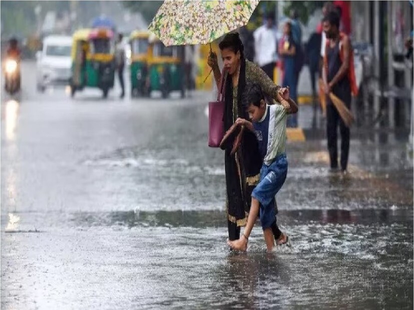 ভারী বৃষ্টি না হলেও বজ্রবিদ্যুৎ-সহ হালকা থেকে মাঝারি বৃষ্টির সম্ভাবনা রয়েছে দক্ষিণ ২৪ পরগনা, ঝাড়গ্রাম, পূর্ব এবং পশ্চিম মেদিনীপুর জেলার কিছু অংশে। প্রতীকী ছবি।