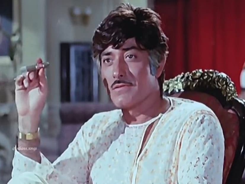 সবাই তাঁকে ডরাতেন। পর্দার অ্যাংরি ইয়ং ম্যান যদি হন অমিতাভ বচ্চন, বাস্তবে তাহলে রাজকুমার, এ কথা বলতেই হয়। এ হেন রাজকুমারই কিন্তু তিরঙ্গা-য় নানা পটেকরের সঙ্গে কাজ করতে হবে শুনে ঘাবড়ে গিয়েছিলেন। ১৯৯৩ সালে সেই ছবি কীভাবে তৈরি হল, সেই গল্প শুনিয়েছেন প্রযোজক-পরিচালক মেহুল কুমার। তিনি বলেন, ইন্সপেক্টর চরিত্রের অফার নিয়ে তিনি প্রথমে যান চেন্নাইয়ে রজনীকান্তের কাছে।