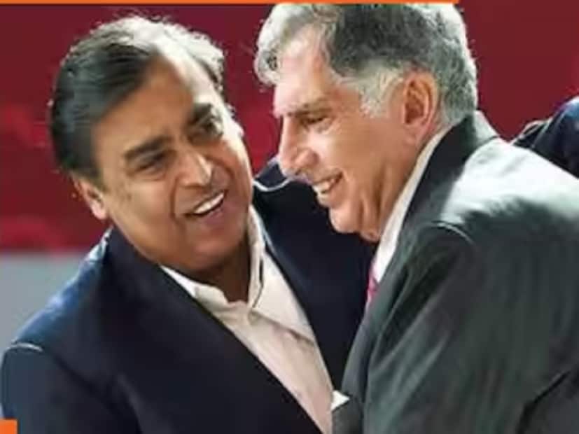 ‘‘ব্যক্তিগত সম্পর্কের কথা যদি বলতে হয়, রতন টাটার প্রয়াণ আমাকে সুগভীর শোকে আচ্ছন্ন করেছে, কেন না আমি আমার প্রিয় বন্ধুকে হারালাম! যতবার ওঁর সঙ্গে কথা হয়েছে, উনি আমায় অনুপ্রাণিত করেছেন, উৎসাহিত করেছেন, আর প্রতিবারই তাঁর চারিত্রিক মহানতা এবং অমূল্য মানবিকতা তাঁর প্রতি আমার শ্রদ্ধা কেবল বর্ধিত করেছে ৷’’ লিখেছেন মুকেশ আম্বানি।