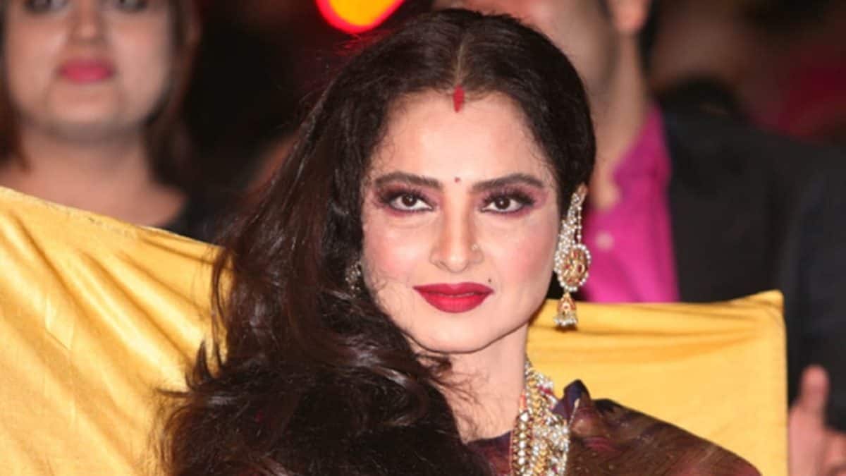 Api Rekha Shoo How Rekha Battled Controversies And Social Stigma: ‘বিয়ে করে সংসার ...