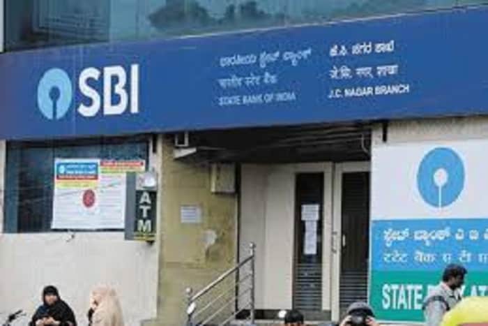 However, the bank will not give any kind of interest in case of deposits of less than 7 days No Penalty for Premature Withdrawal for SBI Pensioners Symbolic image