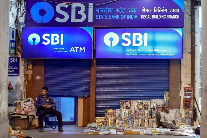 In case of term deposit, if the money is withdrawn before the term, no discount is possible Symbolic image