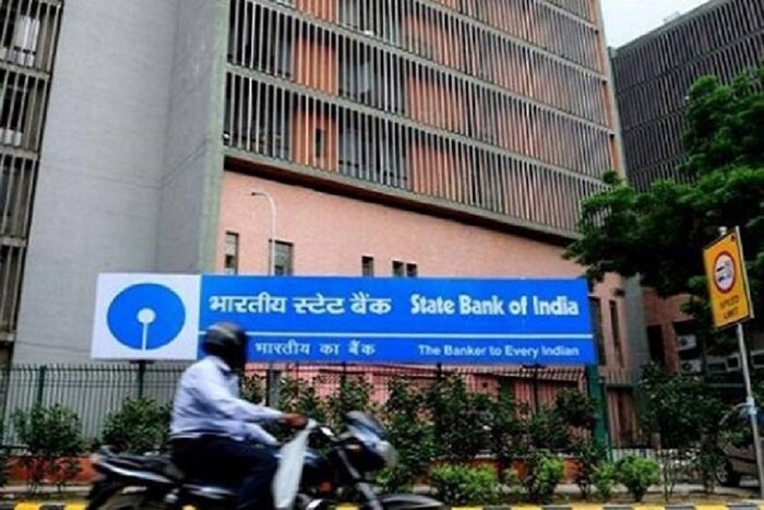 For Term Deposits above Rs.5 Lakhs and less than Rs.3 Lakhs Penalty of 1% shall be payable for each term Symbolic image