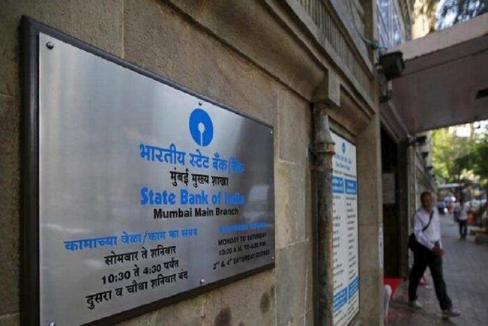 Interest rates on term deposits are paid at monthly, quarterly, half-yearly intervals Interest will be transferred to customers account, net of TDS Symbolic image