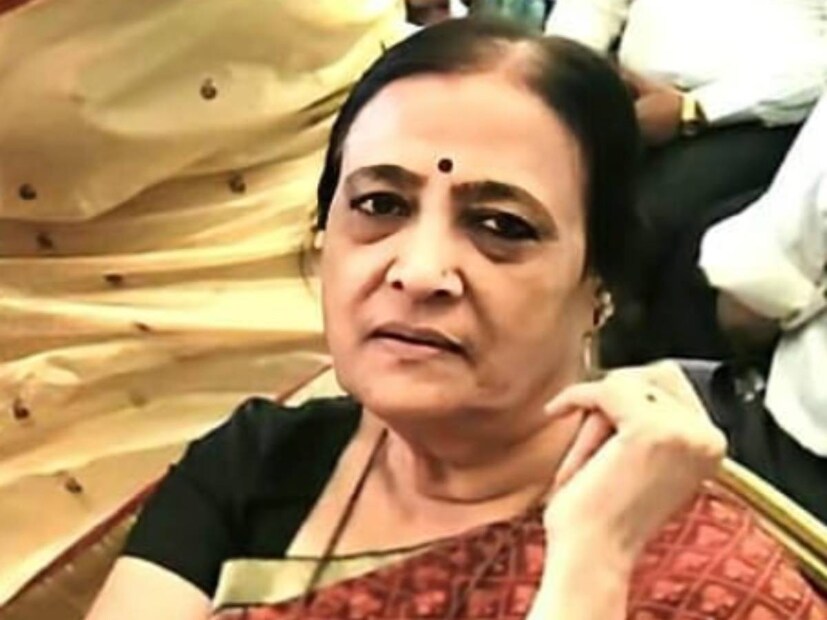 খবর পেয়েই ঘটনাস্থলে হাজির হয়েছে পুলিশ। সলিল অ্যাঙ্কোলা নিজের সমাজমাধ্যমে শেয়ার করেছেন। তিনি ক্যাপশানে লিখেছেন, ‘বিদায় মা’। (Image: Instagram)