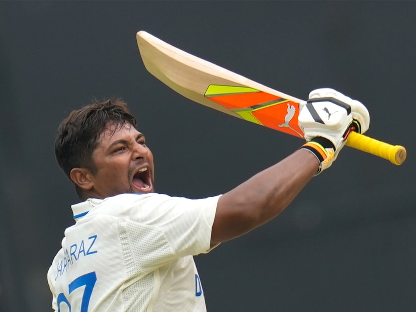 বেঙ্গালুরু টেস্টের তৃতীয় দিনের শেষে ৭০ রানে অপরাজিত ছিলেন সরফরাজ খান। চতুর্থ দিন খেলা শুরু হওয়ার পর থেকেই ছন্দে ছিলেন তিনি। ঋষভ পন্থের সঙ্গে জুটি বেঁধে রান তুলতে থাকেন। তাঁকে প্রতি শটেই বেশ আত্মবিশ্বাসী দেখা গিয়েছে। (Photo Courtesy- AP)