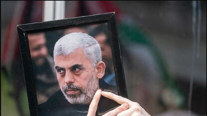 নিহত হামাস প্রধান ইয়াহয়া সিনওয়ার৷ ছবি- রয়টার্স নিহত হামাস প্রধান ইয়াহয়া সিনওয়ার৷ ছবি- রয়টার্স