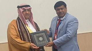 বিদেশের মাটিতে ‘নিউ লুক’ সুকান্ত‌ মজুমদারের