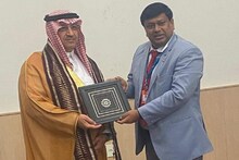 পাজামা-পাঞ্জাবি ছেড়ে বিদেশের মাটিতে ‘নিউ লুক’ সুকান্ত‌ মজুমদারের