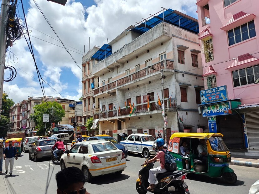 কালী পুজোতে হালকা বৃষ্টির খুব সামান্য সম্ভাবনা থাকলেও তারপর ধীরে ধীরে শুষ্ক আবহাওয়ার শুরু।