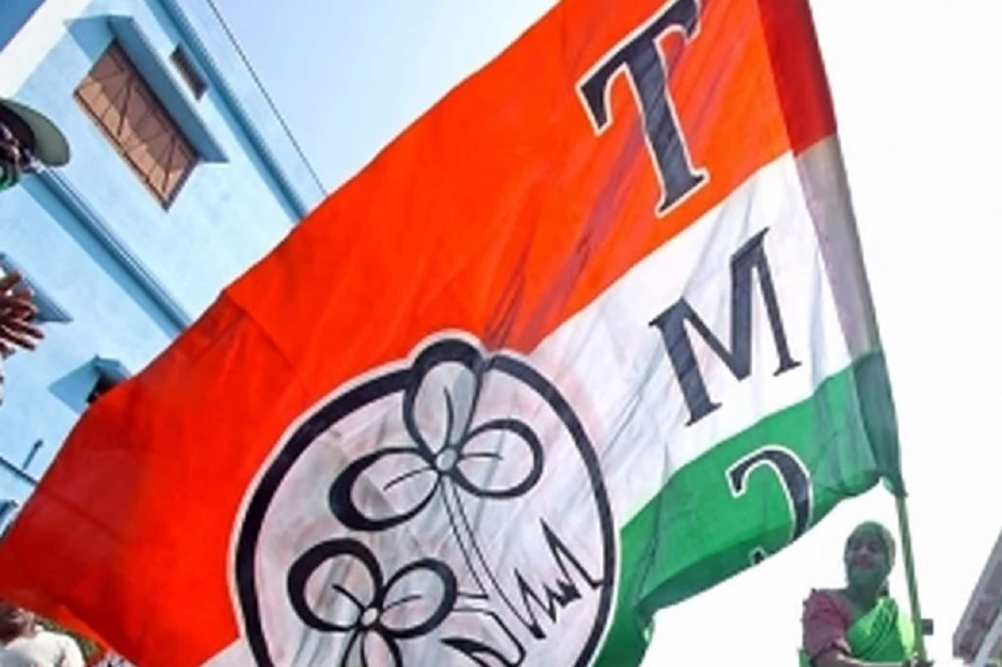 সাইকেল চড়েই প্রচারে প্রার্থী! রবিবাসরীয় জনসংযোগে অন্য মুডে TMC প্রার্থী