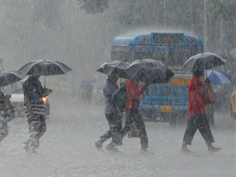 কমলা (ভারী থেকে অতিভারী বৃষ্টি) বৃষ্টির সতর্কতা জারি উত্তর ২৪ পরগনা, হাওড়া, হুগলি, কলকাতা, পুরুলিয়া এবং বাঁকুড়াতে(70-200 mm)।