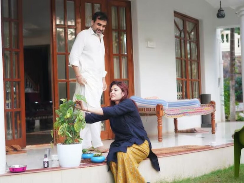 এটাকে অভিনেতার কুসংস্কার বা বিশ্বাস বলুন, তিনি নিশ্চিত ছিলেন যে তিনি ত্রিপাঠি উপাধি নিয়ে জীবনে অনেকদূর যাবেন, যা বাস্তবে ঘটেছে। পঙ্কজ ত্রিপাঠি 10 শ্রেণীতে নিজের নাম পরিবর্তন করেছিলেন। (ছবি সৌজন্যে ইনস্টাগ্রাম @pankajtripathi)