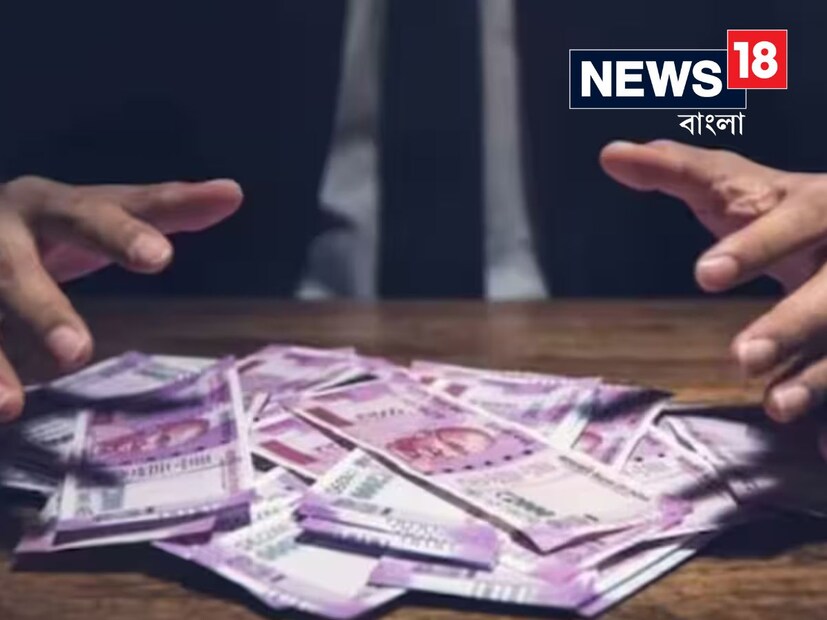 নিজের পকেটের টান চলছে সে বিষয়ে জানান- অনেক সময় বন্ধুদেরও জানানো প্রয়োজন হয় আপনার নিজের আর্থিক অবস্থা খুব একটা ভাল নয়। সেই বিষয়টিই বন্ধুকে ভাল করে বোঝান। এক্ষেত্রে বলতে পারেন আমি আমার টাকাপয়সার দিকটার বিষয়ে এখন মনোযোগ দিচ্ছি। আপনার বন্ধুদেরও বুঝতে হবে যে সবসময় আপনারও আর্থিক অবস্থা ঠিক থাকবে না।