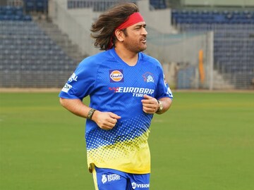 সাধের লম্বা চুল অতীত! ধোনি যেন সিনেমার নায়ক, IPL-এর আগে নিউ লুক, দেখুন ছবি